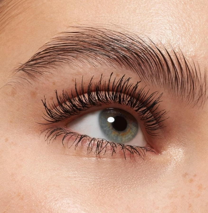 Essence I Love extreme crazy volume mascara black
